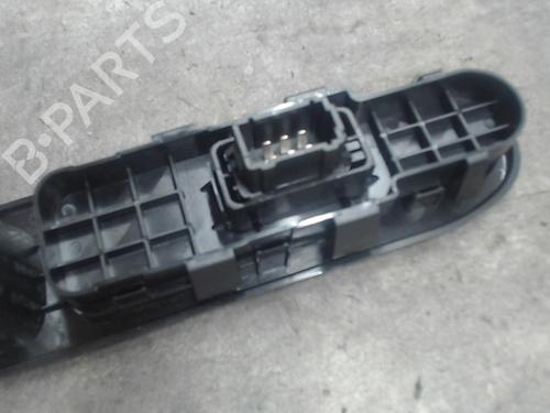 Used Right front window switch Right front window switch PEUGEOT 207 (WA_, WC_) 1.4 HDi (68 hp) 39629324 39629324