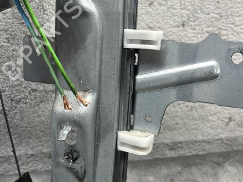 Used Front right window mechanism Front right window mechanism PEUGEOT 207 (WA_, WC_) 1.4 HDi (68 hp) 32745710 32745710