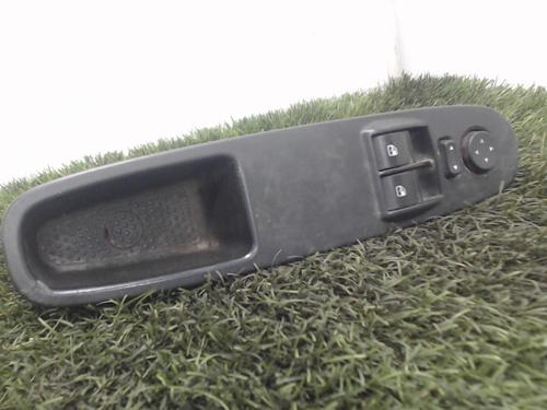 Used Left front window switch FIAT PUNTO EVO (199_) 1.3 D Multijet (199AXC1A, 199BXC1A, 199AXT1A, 199BXT1A) (75 hp) 20886092