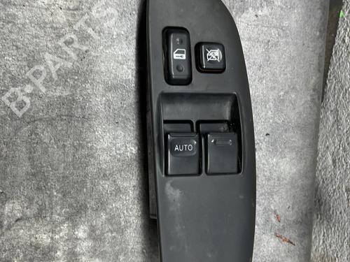 Used Left front window switch TOYOTA YARIS (_P1_) 1.4 D-4D (NLP10_, NLP10R) (75 hp) 29359173