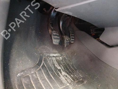 Used Clutch pedal RENAULT CLIO I (B/C57_, 5/357_) 1.2 (5/357Y, 5/357K) (58 hp) 32065211