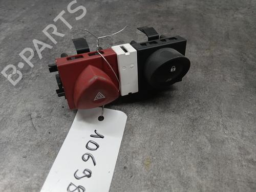 Bouton de warning RENAULT MEGANE II (BM0/1_, CM0/1_) 1.6 16V (BM0C, CM0C) (113 hp) 28124681