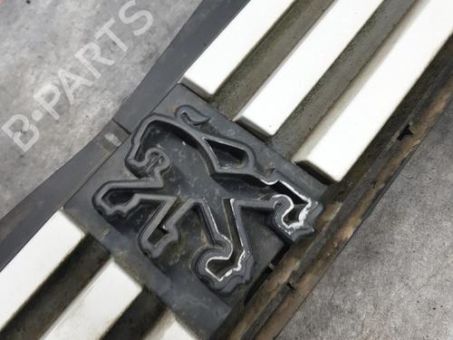 Grill Grill PEUGEOT 205 II (20A/C) 1.0 (45 hp) 36515743 36515743