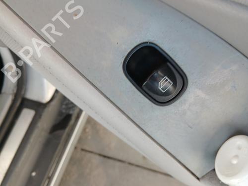 Used Right front window switch MERCEDES-BENZ C-CLASS (W203) C 220 CDI (203.006) (136 hp) 30098401