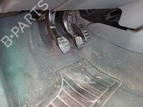 Used Clutch pedal RENAULT CLIO I (B/C57_, 5/357_) 1.9 D (65 hp) 30316974