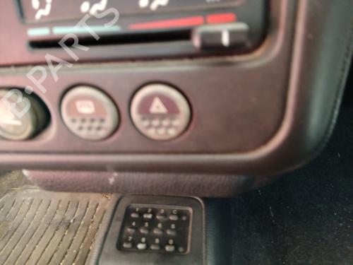 warning-switch-peugeot-106-ii-1a_-1c_-1996-1997-1998-1999-2000-2001-2002-2003-2004-2005-32211969 main image