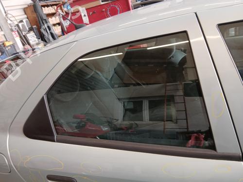 Dør rude højre bagtil CITROËN XSARA (N1) 1.4 i (75 hp) 32139040