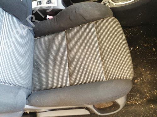 Right front seat PEUGEOT 307 CC (3B) 2.0 HDi 135 | BP25282042C16 
