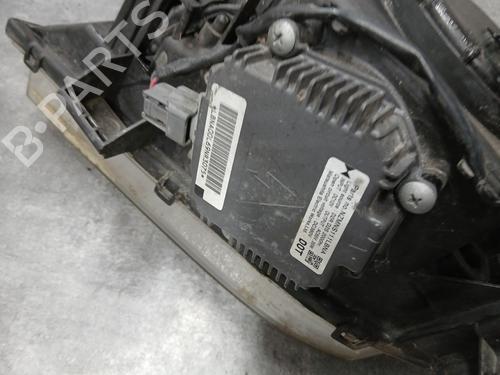 Right headlight NISSAN X-TRAIL I (T30) 2.2 Di 4x4 | BP28124670C29 
