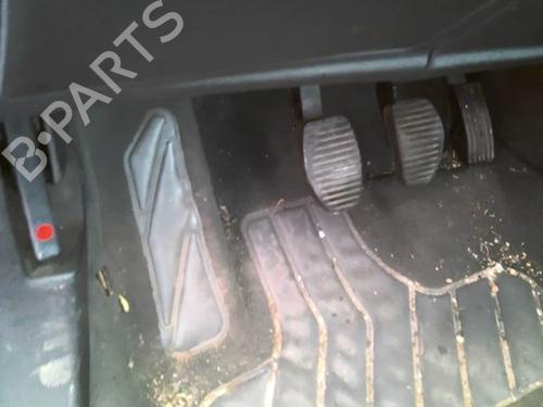 Used Clutch pedal Clutch pedal PEUGEOT 407 (6D_) 2.0 HDi 135 (6DRHRH, 6DRHRE, 6DRHRG, 6DRHRJ) (136 hp) 40444365 40444365