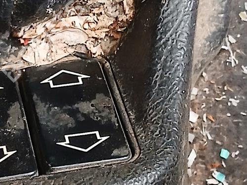 Used Right front window switch Right front window switch 38058629 38058629