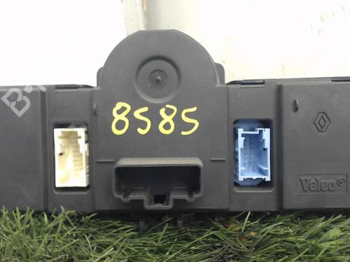 Used Climate control Climate control RENAULT CLIO III (BR0/1, CR0/1) 1.5 dCi (BR17, CR17) (86 hp) 20881546 20881546