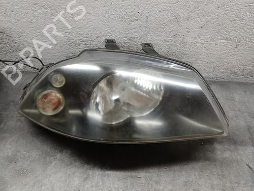Used Right headlight SEAT IBIZA III (6L1) 1.2 (64 hp) 30572187