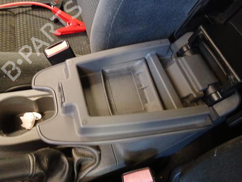 Apoio de Braço / Consola central FORD FOCUS II (DA_, HCP, DP) 1.6 TDCi | BP30438782I20