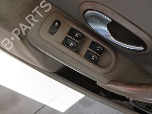 Used Left front window switch Left front window switch RENAULT CLIO III (BR0/1, CR0/1) 1.5 dCi (BR17, CR17) (86 hp) 33044472 33044472
