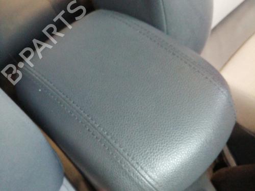 Used Armrest / Center console Armrest / Center console CHEVROLET CRUZE (J300) 2.0 CDI (163 hp) 27618833 27618833