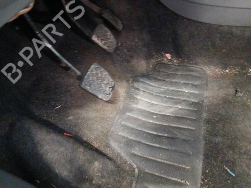 Pedal embrague PEUGEOT 107 (PM_, PN_) 1.4 HDi (54 hp) 31714695