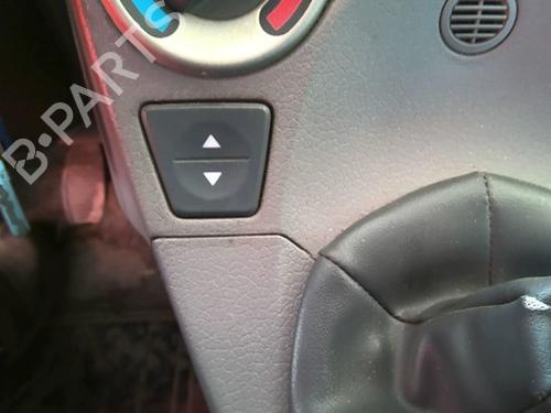 Used Left front window switch Left front window switch FIAT PANDA (169_) 1.3 D Multijet (169.AXC1A) (70 hp) 40437447 40437447
