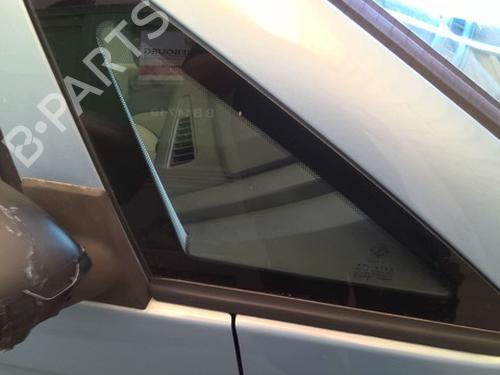 front-right-quarter-glass-fiat-idea-350_-2003-38766924 main image