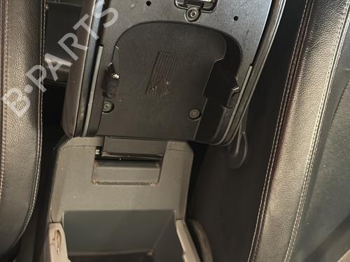 Used Armrest / Center console Armrest / Center console FORD C-MAX II (DXA/CB7, DXA/CEU) 2.0 TDCi (140 hp) 31270554 31270554