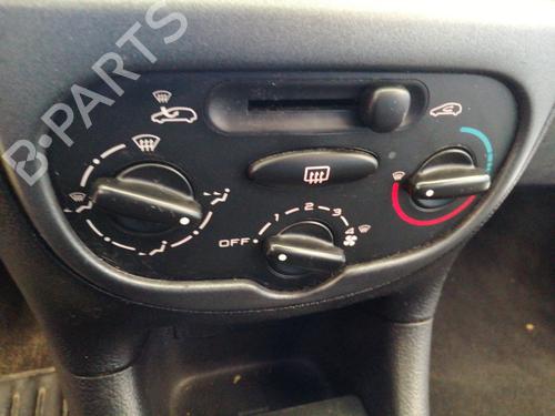 Used Climate control PEUGEOT 206 Hatchback (2A/C) 1.4 i (75 hp) 27586180