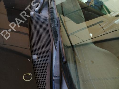 Used Front windshield wiper arm MERCEDES-BENZ M-CLASS (W163) ML 270 CDI (163.113) (163 hp) 25468958