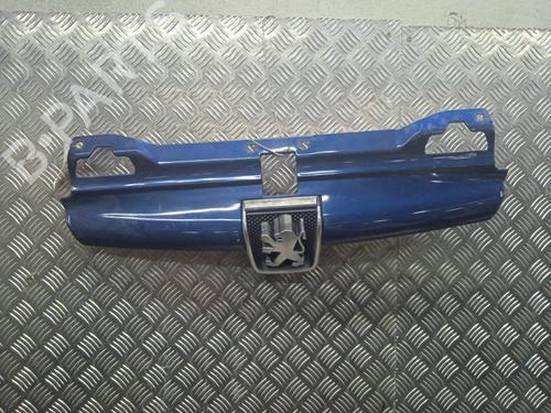 Used Grille PEUGEOT 406 (8B) 1.9 TD (90 hp) 20886031