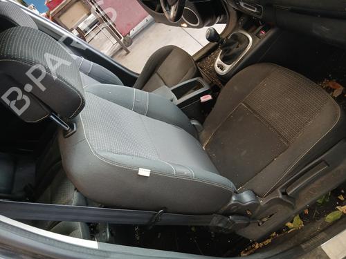 Used Right front seat RENAULT GRAND SCÉNIC III (JZ0/1_) 1.9 dCi (JZ0J, JZ0N, JZ1K, JZ1S) (131 hp) 30144751