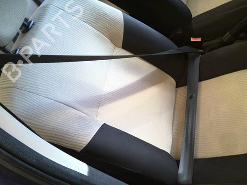 front-right-seatbelt-dacia-sandero-2008-40018649 main image