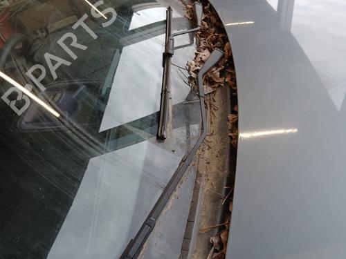 Used Front windshield wiper arm FIAT QUBO (225_) 1.3 D Multijet (225CXB1A, 225AXB1A, 225CXB11, 225AXB11,... (75 hp) 32684334