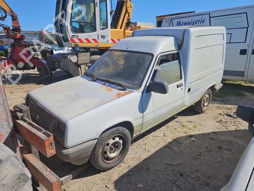 Brugte RENAULT RAPID Box Body/MPV (F40_, G40_)  1.0  4839075