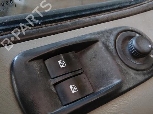 Left front window switch OPEL VIVARO A Van (X83) 2.5 CDTI (F7) | BP28381558I27