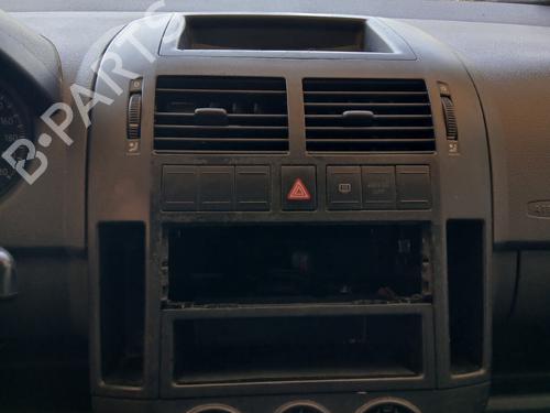 Instrumentbord Instrumentbord VW POLO IV (9N_, 9A_) 1.4 TDI (70 hp) 35991426 35991426