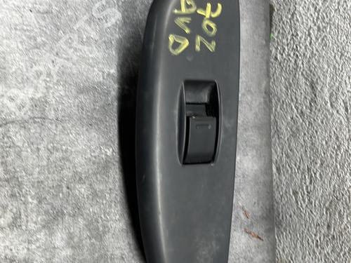 Mando elevalunas delantera derecho TOYOTA YARIS (_P1_) 1.4 D-4D (NLP10_, NLP10R) 8481012080