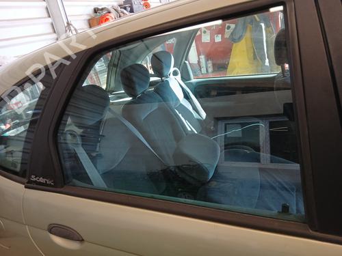 Luna trasera derecha RENAULT MEGANE Scenic (JA0/1_) 1.6 e (JA0F) (90 hp) 30457826