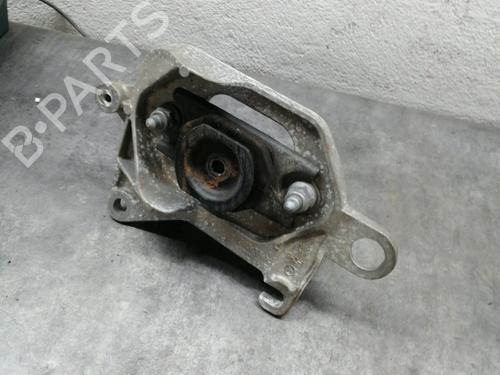 Used Engine mount RENAULT MEGANE IV Hatchback (B9A/M/N_) 1.5 Blue dCi 95 (B9A2, B9A6) (95 hp) 25153963