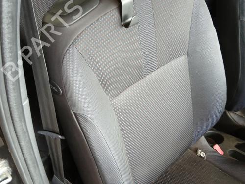 Used Right front seat Right front seat RENAULT CLIO III (BR0/1, CR0/1) 1.5 dCi (BR17, CR17) (86 hp) 32065149 32065149