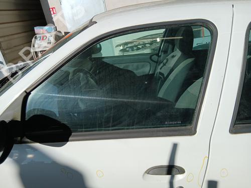 Luna delantera izquierda RENAULT CLIO II (BB_, CB_) 1.5 dCi (B/CB07) (65 hp) 32384219