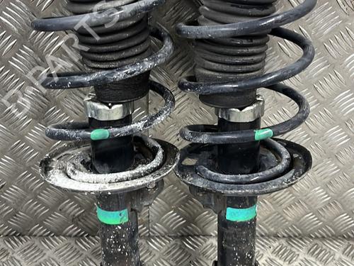 Used Left front shock absorber TOYOTA YARIS (_P9_) 1.4 D-4D (NLP90_, NLP90R) (90 hp) 33044458