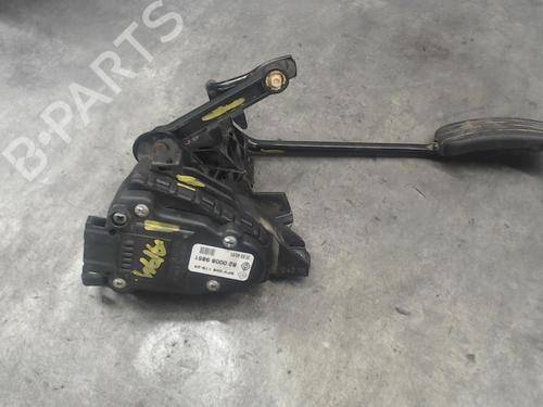 Pedal Pedal RENAULT CLIO II (BB_, CB_) 1.4 16V (B/CB0P, BB13) (98 hp) 39743296 39743296