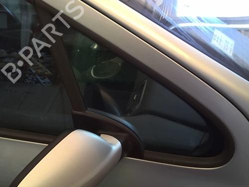 front-right-quarter-glass-peugeot-307-3ac-2000-2001-2002-2003-2004-2005-2006-2007-2008-2009-2010-2011-2012-40498790 main image