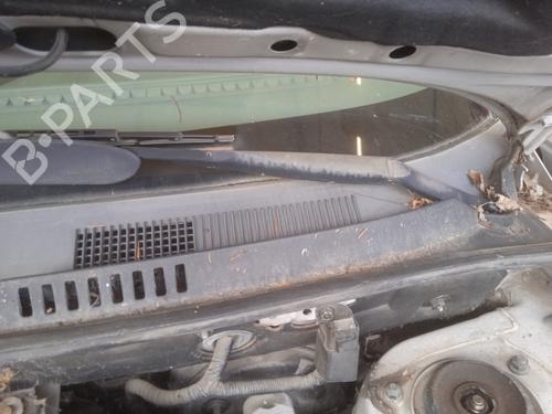 Used Front windshield wiper arm HYUNDAI SANTA FÉ I (SM) 2.0 CRDi 4x4 (125 hp) 21282757