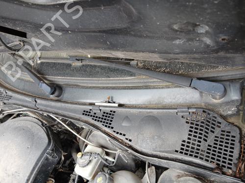 Used Front wiper motor Front wiper motor DACIA SANDERO 1.4 (BS0C, BS0A, BS0G, BS1F, BS0E) (75 hp) 32864426 32864426