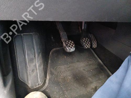 koblingspedal VW POLO IV (9N_, 9A_) 1.9 TDI (101 hp) 31907645