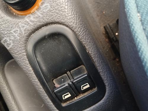 Used Left front window switch Left front window switch PEUGEOT 206 Hatchback (2A/C) 1.9 D (69 hp) 36515622 36515622