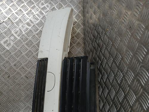 Grille VW TRANSPORTER T4 Van (70A, 70H, 7DA, 7DH) 2.5 TDI | BP28303203C40 