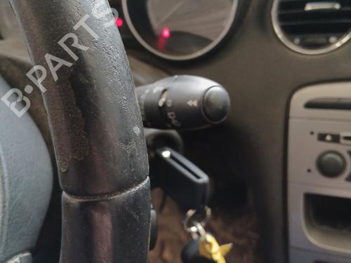 Used Steering column stalk Steering column stalk PEUGEOT 308 I (4A_, 4C_) 1.6 HDi (109 hp) 32776861 32776861