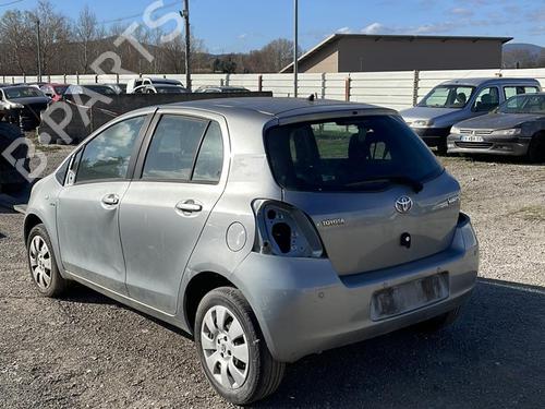 Brugte TOYOTA YARIS (_P9_) 1.4 D-4D (NLP90_, NLP90R) (90 hp) 4377925