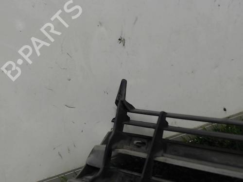 Used Grille PEUGEOT 205 I (741A/C) 1.7 Diesel (60 hp) 21275898
