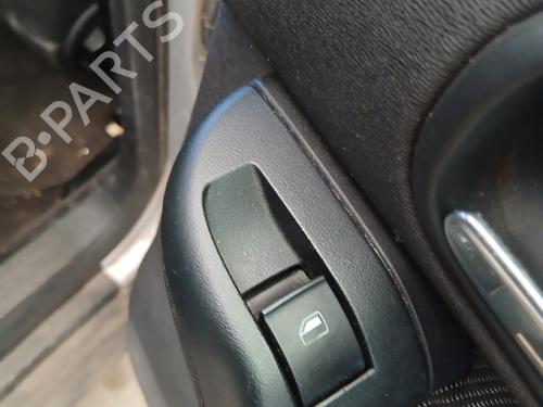 Højre bagtil elrude kontakt Højre bagtil elrude kontakt AUDI A3 (8L1) 1.9 TDI (130 hp) 37178156 37178156